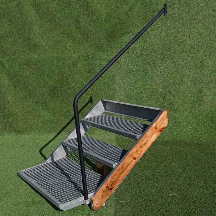 Escalera de mobilhome con barandilla para montaña - MundoMobilHome